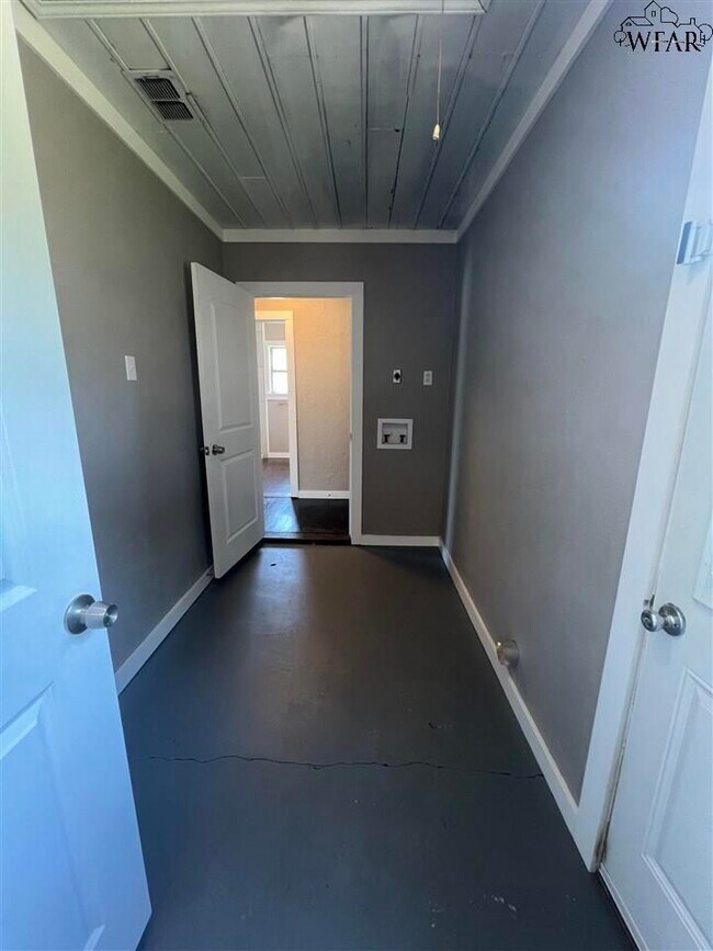 Building Photo - 3110 Barrett Pl