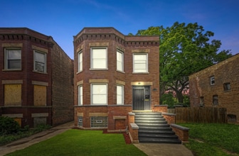 Building Photo - 7548 S Harvard Ave