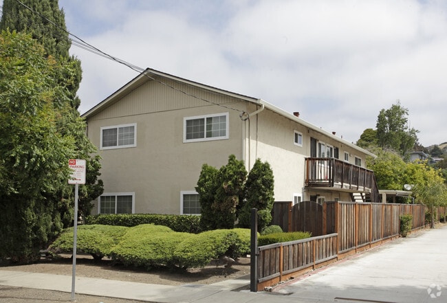 Building Photo - Marcella Street Apartment