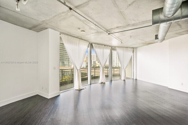 Building Photo - 690 SW 1st Ct