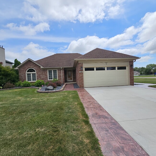 Primary Photo - 3 Bedroom, 2 Bathroom Brick Ranch w/ Overs...