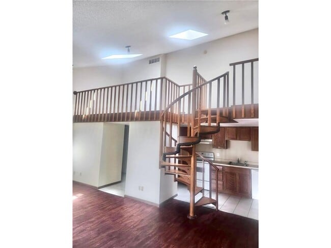 Primary Photo - 2463 Cochrane Dr