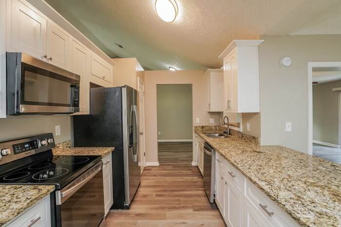 Building Photo - 4140 Spring Way Cir