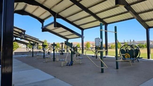 Building Photo - Upscale 2/2 Apartment in The Cannery!-$500 Off 1st Month's Rent