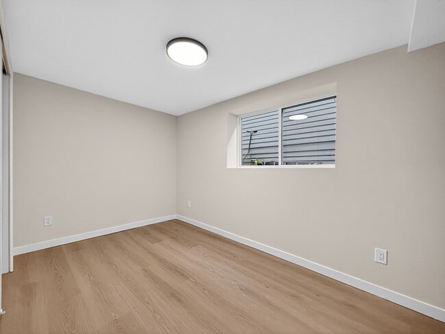 Building Photo - 925 N 75th St