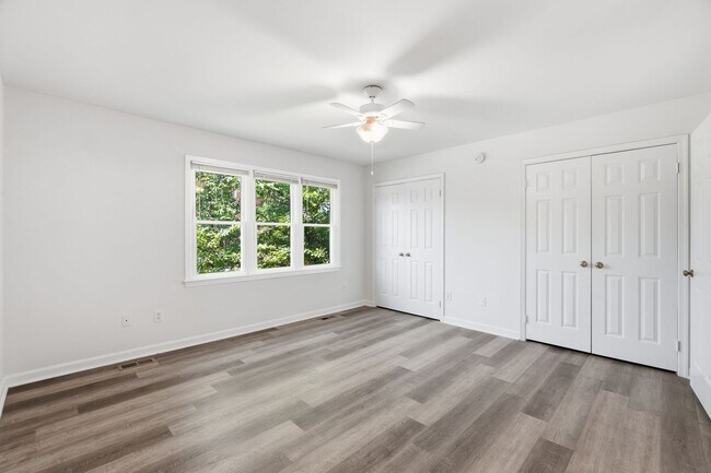 Building Photo - 541 Colecroft Ct