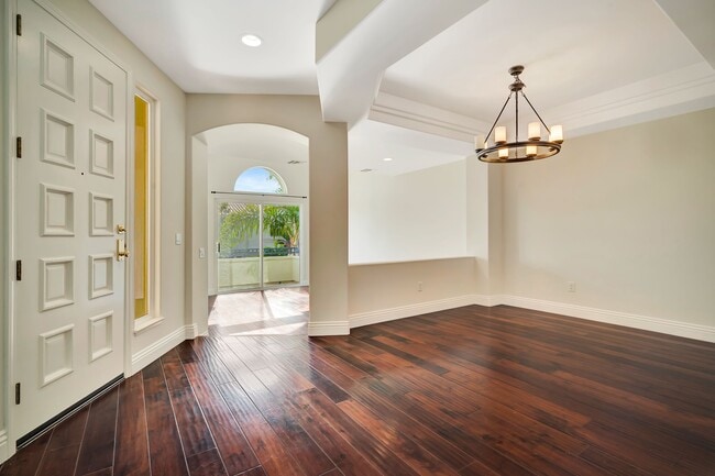 Building Photo - 6463 Zuma View Pl