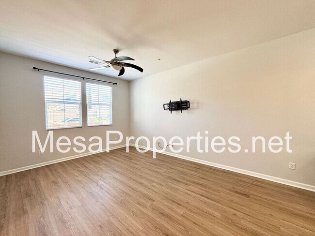 Building Photo - 2922 E Via Fiano
