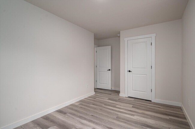 Building Photo - 3834 Maid Marion Ln