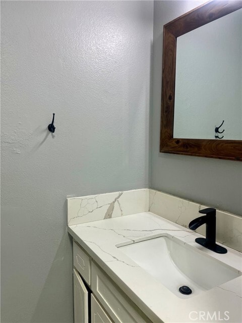 Building Photo - 16535 Pine St