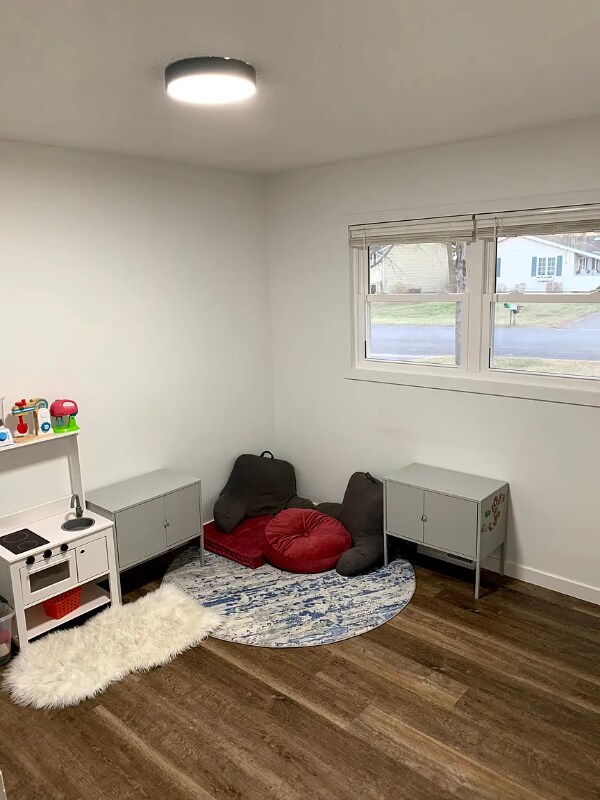 Building Photo - 805 Elm Creek Cir