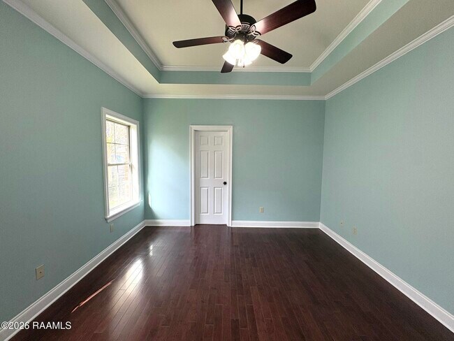 Building Photo - 120 Mirada Ln