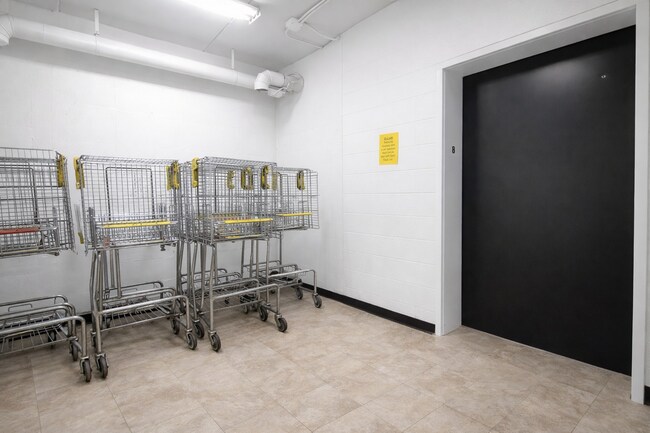 Building Photo - Diamond Valley Apartments