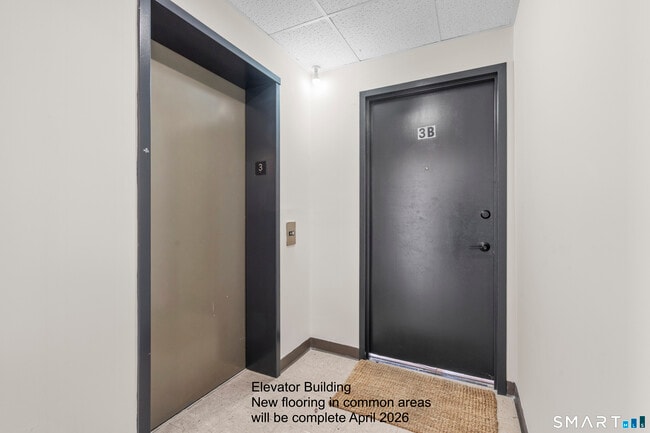 Building Photo - 937 Post Rd