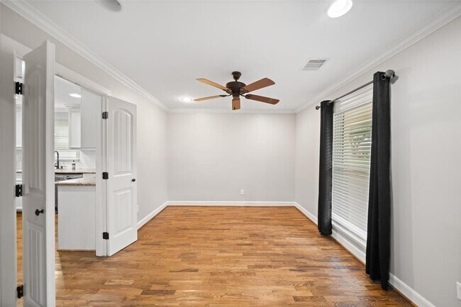 Building Photo - 1810 Droxford Dr