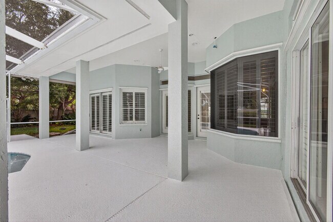 Building Photo - 8401 SE Ketch Ct