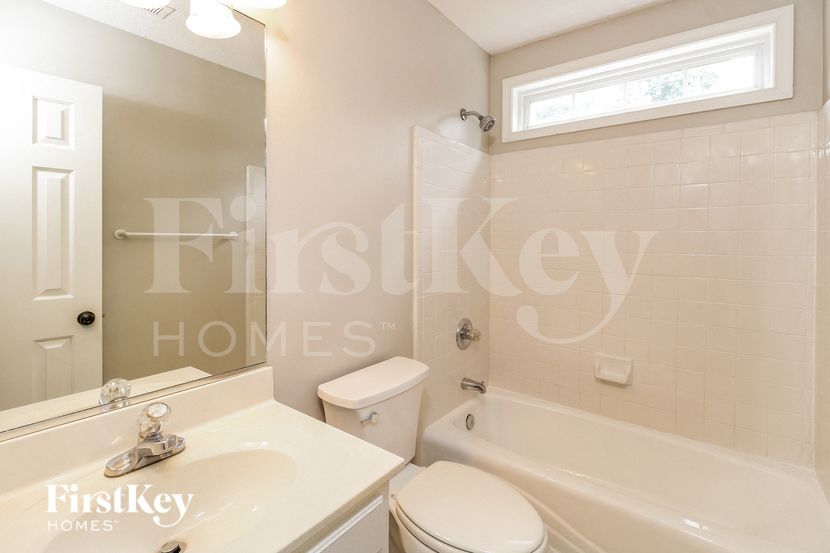 Building Photo - 12 Montford Ct