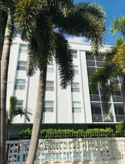 Building Photo - 2425 NE 135th St