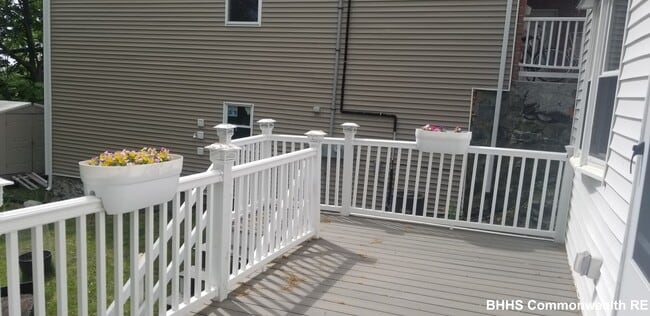 Building Photo - 23 Desmond Rd