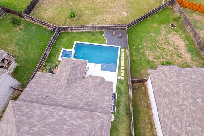Building Photo - 10330 Luneville Ln
