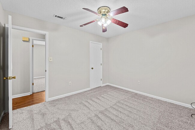 Building Photo - 2908 Cable Way