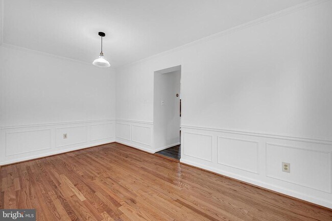 Building Photo - 5023 Druid Dr