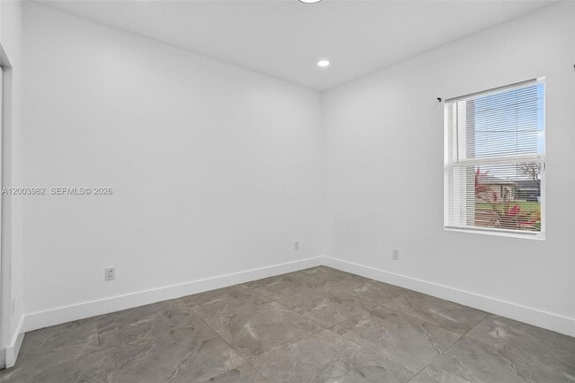 Building Photo - 655 NW 24th Ave