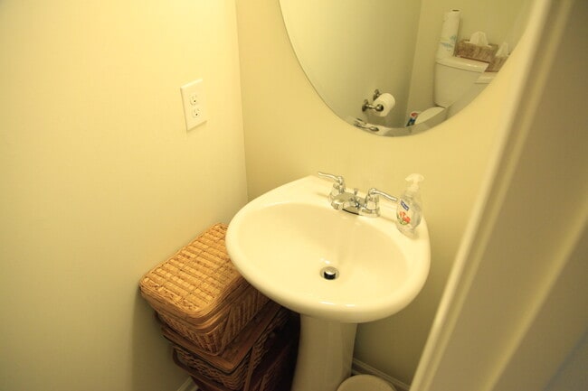 Building Photo - 6441 Silver Star Ln