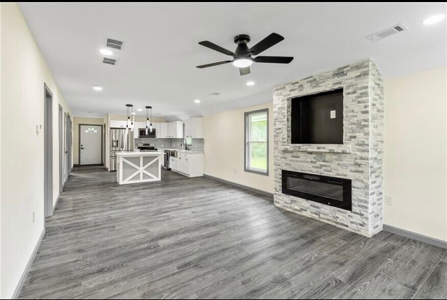 Building Photo - 4878 Youngs Mill Rd