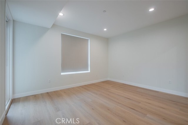 Building Photo - 10218 Fernglen Ave