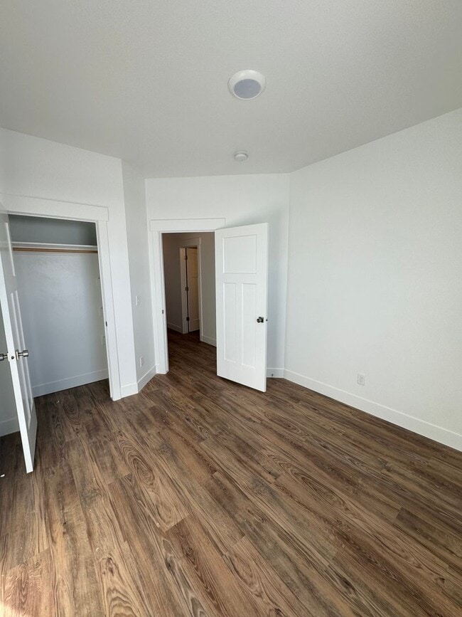 Building Photo - Modern 2-Story Town Home for Rent in Sugar...