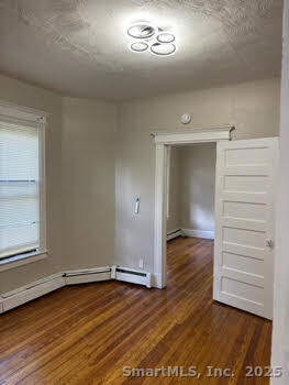 Building Photo - 526 Garden St