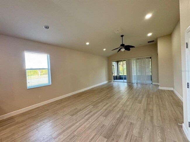 Building Photo - 1268 Toluke Point