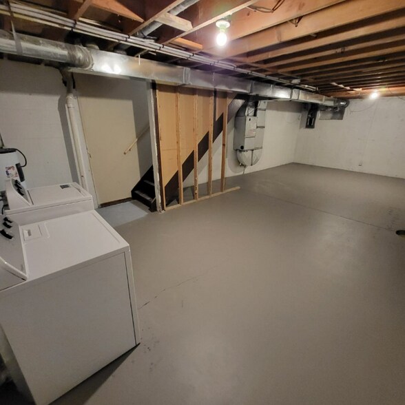 Building Photo - 4401 S 27th St