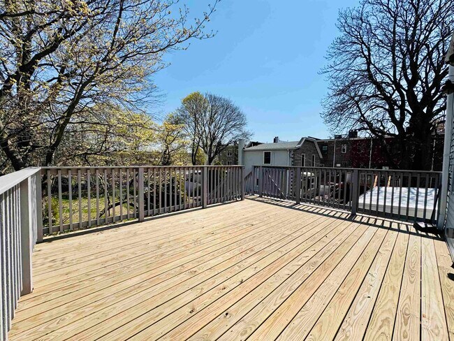 Building Photo - 100 Lexington Ave