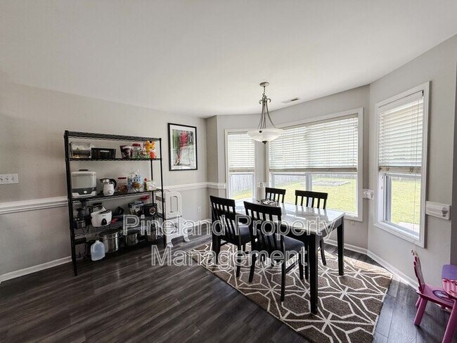 Building Photo - 1445 Kershaw Loop