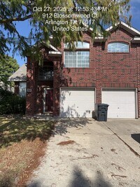 Building Photo - 911 Blossomwood Ct