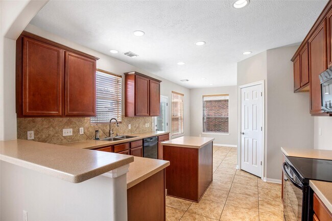 Building Photo - 7031 Ballinger Ridge Ln