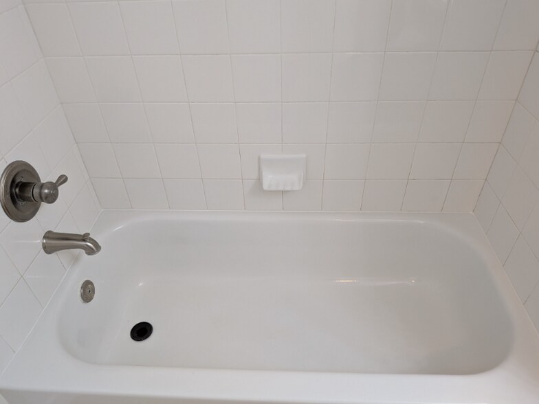 Building Photo - 1080 Park Blvd