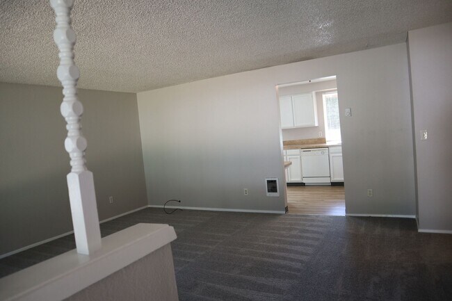 Building Photo - 4518 NE 142nd Ave