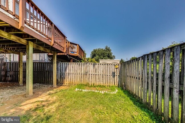 Building Photo - 11141 Captain's Walk Ct
