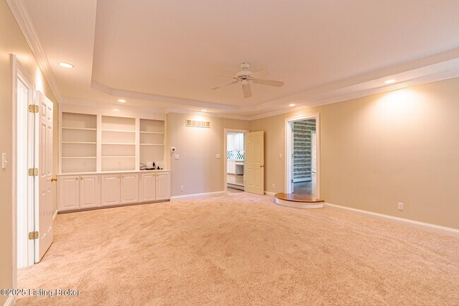 Building Photo - 3976 Shelbyville Rd