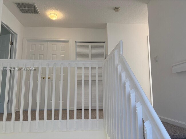 Building Photo - 15845 SW 49th Ct