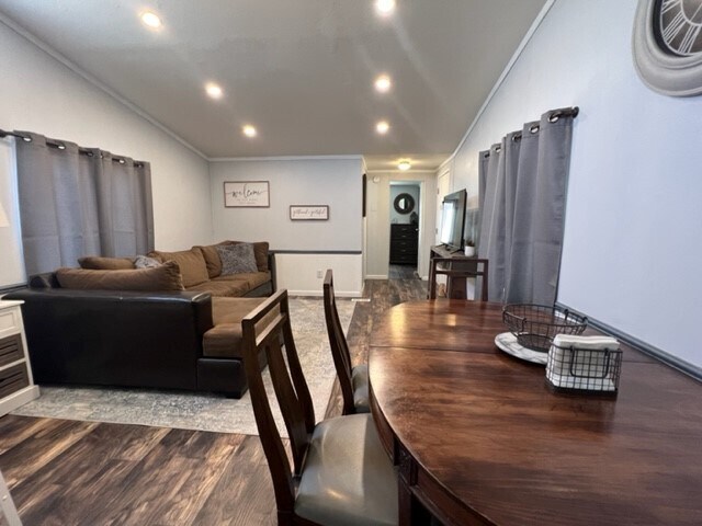 Building Photo - 4344 La Mesa Rd