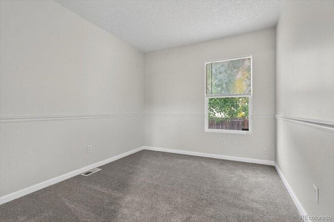 Building Photo - 5241 Helena St