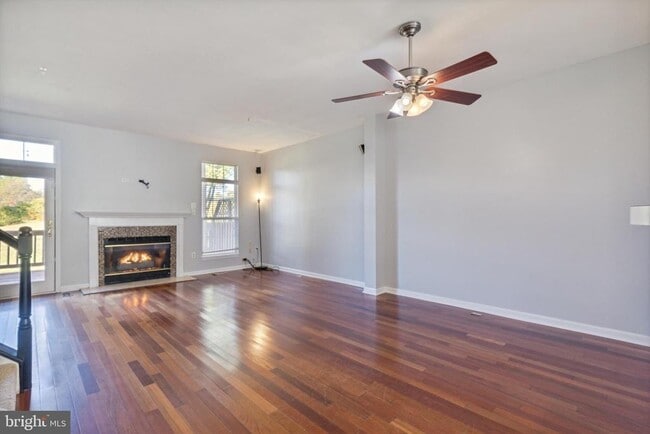 Building Photo - 1520 Long Dr Ct