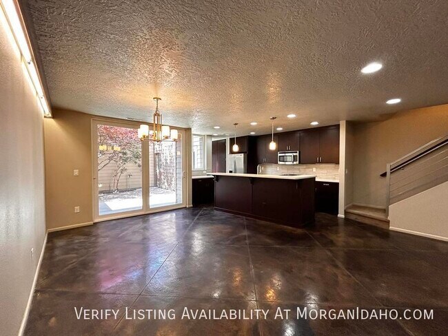 Building Photo - 10175 W Carlton Bay Dr