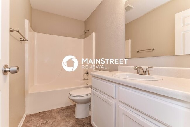 Building Photo - 3 Bedroom Pet-Friendly Home in Indianapolis, IN with Main Street Renewal