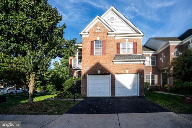 Building Photo - 9571 Linnett Hill Dr