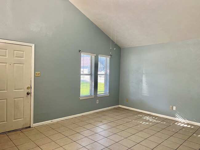 Building Photo - 2521 S Pearland Ave
